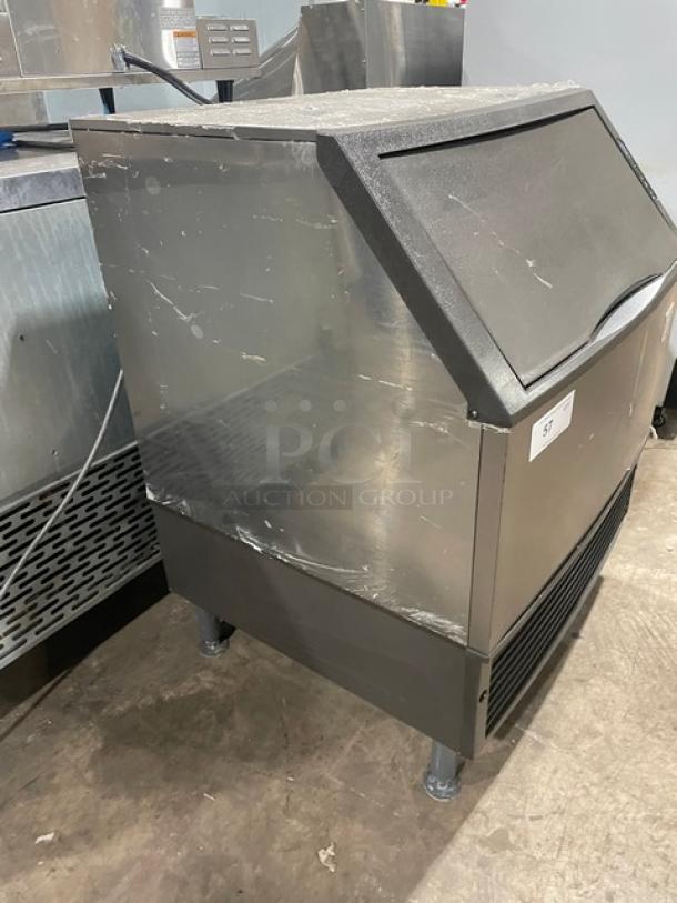 Manitowoc Commercial Stainless Steel Air Cooled Undercounter Half Dice Ice Machine! Model: UY0310A-161B SN: 310375823! 115V 1 Phase! On Legs! - Image 3 of 7