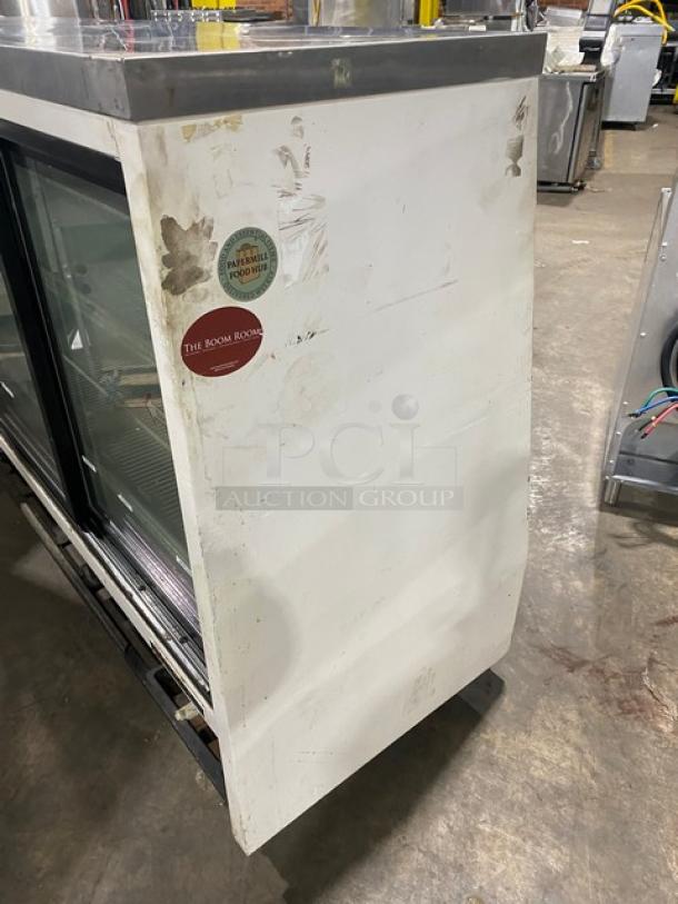 True Commercial Slanted Glass Single Duty Refrigerated Deli Display Merchandiser Case! With Poly Coated Racks! With Rear Double Sliding Glass Doors! Model: TSID-72-3 SN: 1-4377737! 115V 1 Phase! On Casters! - Image 4 of 9