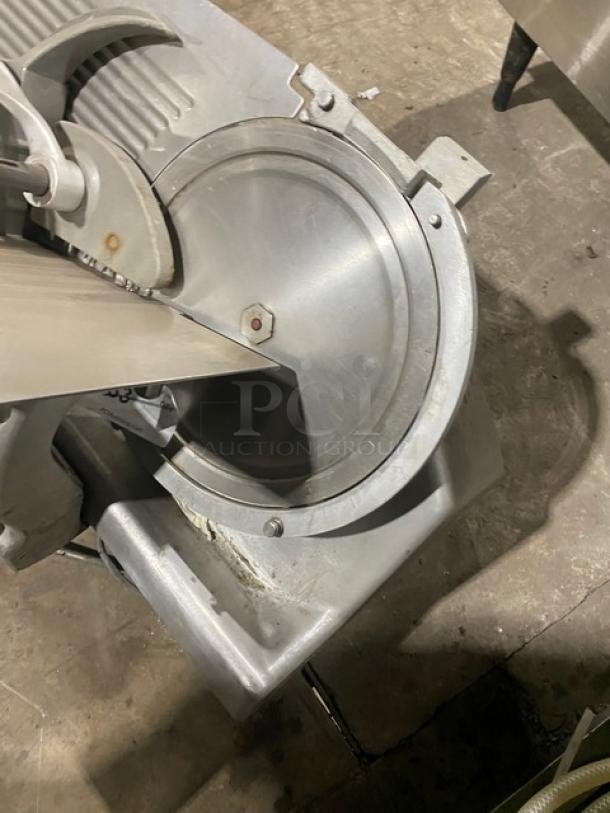 Hobart Commercial Stainless Steel Countertop Meat Slicer! Model: 2712 SN: 56-1207-821! 120V 1 Phase! - Image 4 of 8