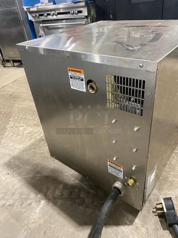AccuTemp Evolution Series Commercial Stainless Steel Electric Powered Countertop Boilerless 6 Pan Convection Steamer! With Built In Pan Holding Rack! Model: E62083E15000250 SN: 50531! 208V 3 Phase! On Legs! - Image 3 of 8