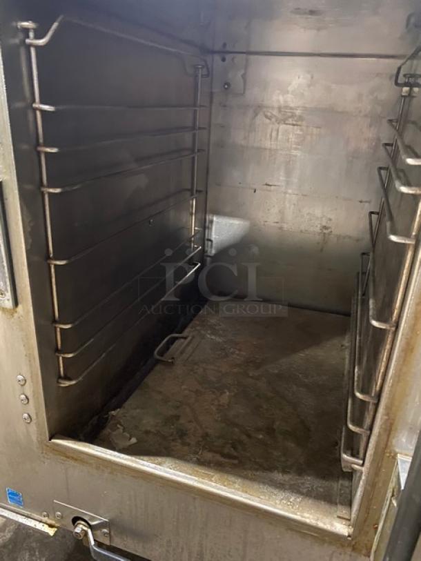 AccuTemp Evolution Series Commercial Stainless Steel Electric Powered Countertop Boilerless 6 Pan Convection Steamer! With Built In Pan Holding Rack! Model: E62083E15000250 SN: 50531! 208V 3 Phase! On Legs! - Image 5 of 8