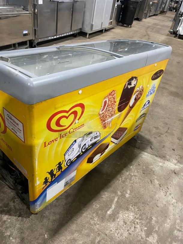 Commercial Curved Top Glass Sliding Door Ice Cream Merchandiser Chest Freezer! On Castors! - Image 4 of 6