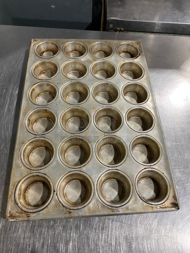 Ekco Commercial 24-Cup Vintage Cupcake/Muffin Pans! 5X Your Bid! - Image 2 of 4