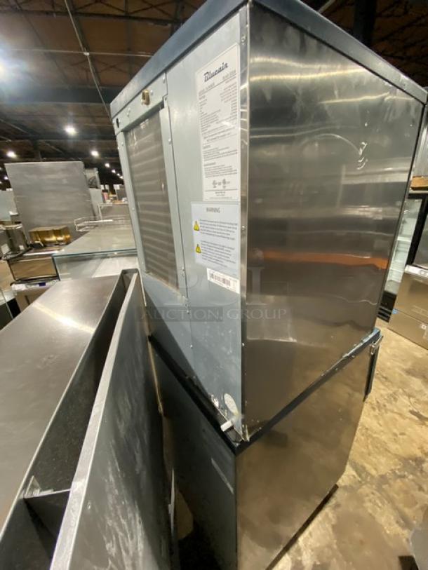 BlueAir! Late Model! Commercial Floor Style Cresent Ice Cube Machine Head! With 538Lbs Production/24Hrs! Model: BLMI-500A! 115V 1 Phase! With BlueAir Ice Storage Bin Underneath! Model: BLIB-300S SN: BIB3A94NB00015! On Legs! - Image 4 of 8