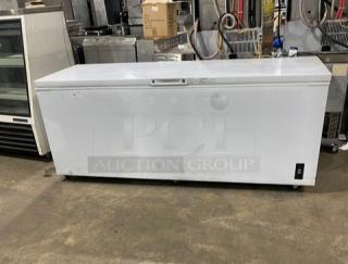 Frigidaire Commercial White Free Standing Chest Freezer! Model: FFCL2542AW SN: AA31860253! 115V! On Casters! Working When Removed! - Item #1155830