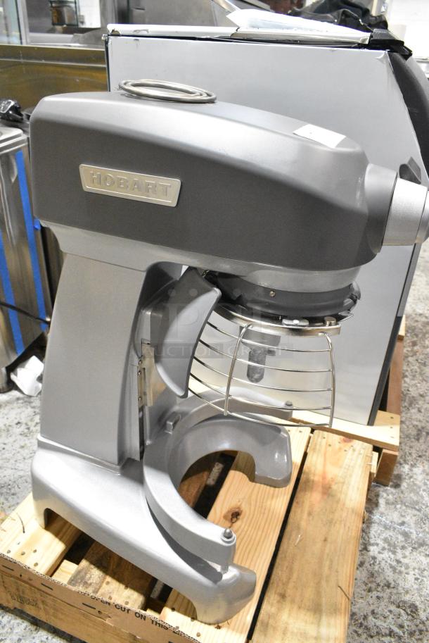 BRAND NEW SCRATCH AND DENT! Hobart HL200 Metal Commercial Countertop 20 Quart Planetary Dough Mixer w/ Bowl Guard. 100-120 Volts, 1 Phase. Tested and Working! - Image 5 of 7