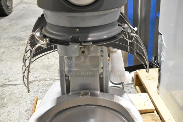 BRAND NEW SCRATCH AND DENT! Hobart HL200 Metal Commercial Countertop 20 Quart Planetary Dough Mixer w/ Bowl Guard. 100-120 Volts, 1 Phase. Tested and Working! - Image 6 of 7