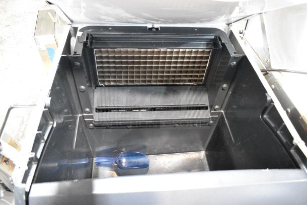 BRAND NEW SCRATCH AND DENT! 2024 Scotsman UC2024MA-1A Stainless Steel Commercial Self Contained Undercounter Medium Cube Ice Machine - 227 lb. 115 Volts, 1 Phase. - Image 4 of 5
