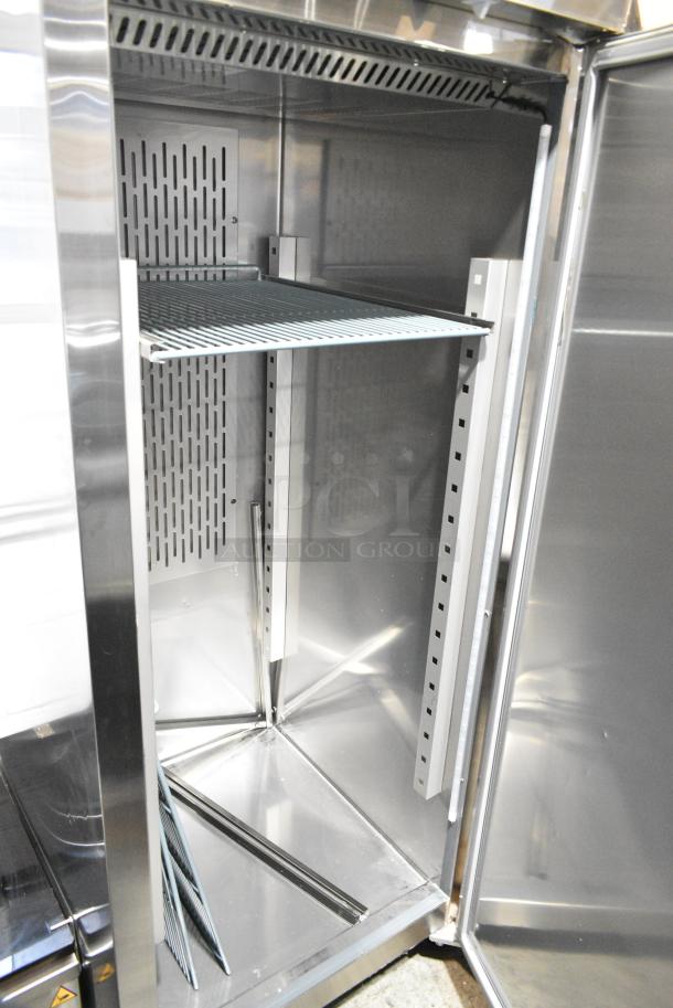 BRAND NEW SCRATCH AND DENT! 2024 Avantco 178Z1RHC Stainless Steel Commercial Single Door Reach In Cooler w/ Poly Coated Rack on Commercial Casters. 115 Volts, 1 Phase. Tested and Working! - Image 3 of 5