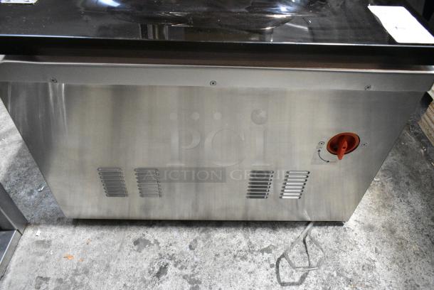 BRAND NEW SCRATCH AND DENT! VacPak-It Stainless Steel Chamber Vacuum Packing Machine. Tested and Working! - Image 5 of 7