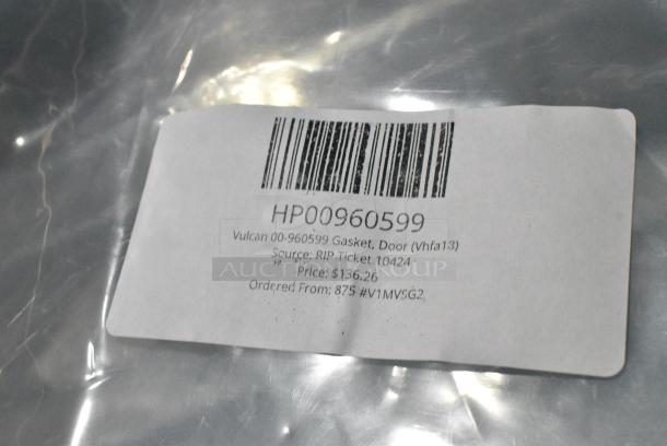 2 BRAND NEW SCRATCH AND DENT! Items Including HP00960599 Vulcan 00-960599 Gasket, Door (Vhfa18) and Robertshaw 7000BMSER Motor. 2 Times Your Bid! - Image 3 of 5