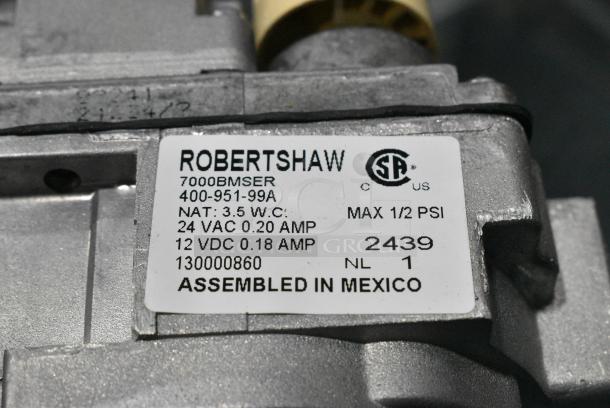 2 BRAND NEW SCRATCH AND DENT! Items Including HP00960599 Vulcan 00-960599 Gasket, Door (Vhfa18) and Robertshaw 7000BMSER Motor. 2 Times Your Bid! - Image 5 of 5