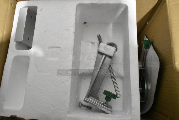 BRAND NEW SCRATCH AND DENT! 181XLROTOSLICE Garde XL XLROTOSLICE 1/8" to 1/2" Adjustable Fruit / Vegetable Rotary Slicer - Image 3 of 5
