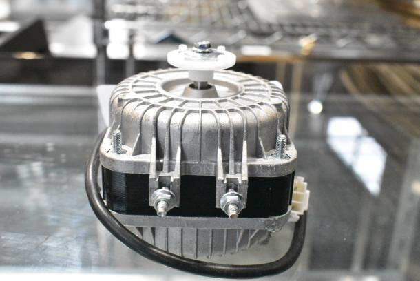 BRAND NEW SCRATCH AND DENT! Weiguang YZF10-20 Motor. 120 Volts, 1 Phase. - Image 1 of 3