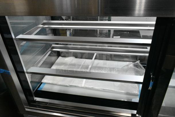 BRAND NEW SCRATCH AND DENT! Avantco 193BC60HCB BC-60-HC 60" Curved Glass Black Refrigerated Bakery Display Case. 110-120 Volts, 1 Phase. Tested and Working! - Image 5 of 6