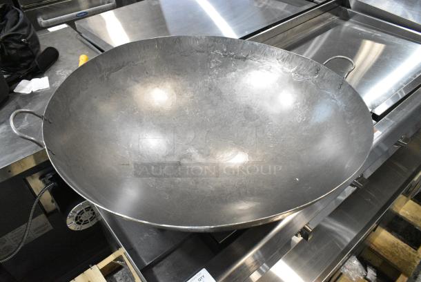 BRAND NEW SCRATCH AND DENT! Metal Wok - Image 2 of 2