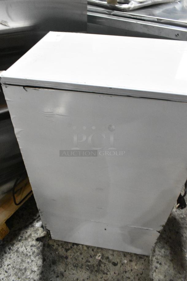BRAND NEW SCRATCH AND DENT! 2024 Scotsman CU50GA-1C Undercounter Gourmet Cube Ice Machine - 65 lb. 115 Volts, 1 Phase. - Image 7 of 12
