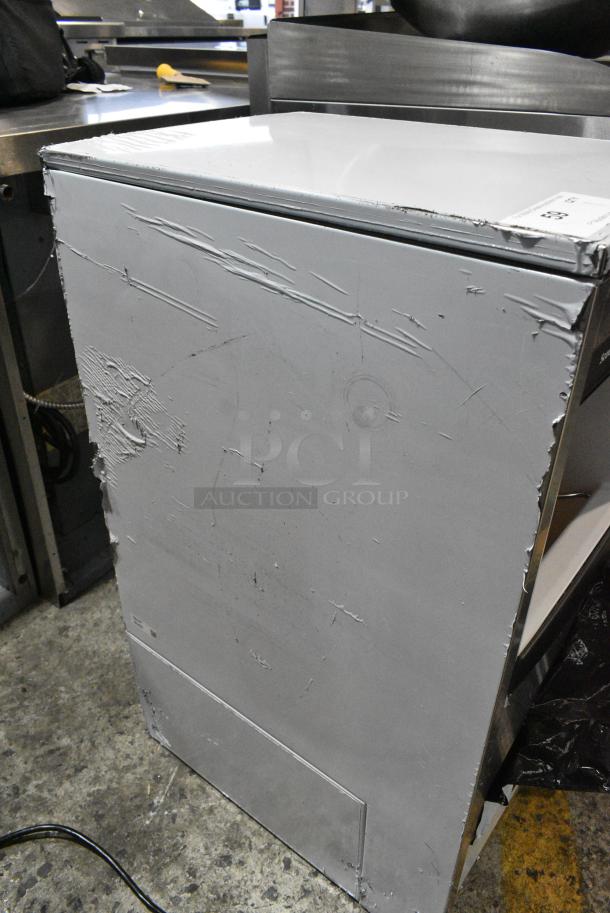 BRAND NEW SCRATCH AND DENT! 2024 Scotsman CU50GA-1C Undercounter Gourmet Cube Ice Machine - 65 lb. 115 Volts, 1 Phase. - Image 9 of 12