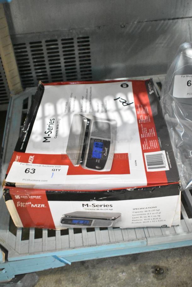 BRAND NEW SCRATCH AND DENT! San Jamar / Escali SCDGM66 66 lb. Multi-Function Digital Portion Control Kitchen Scale - Image 2 of 4