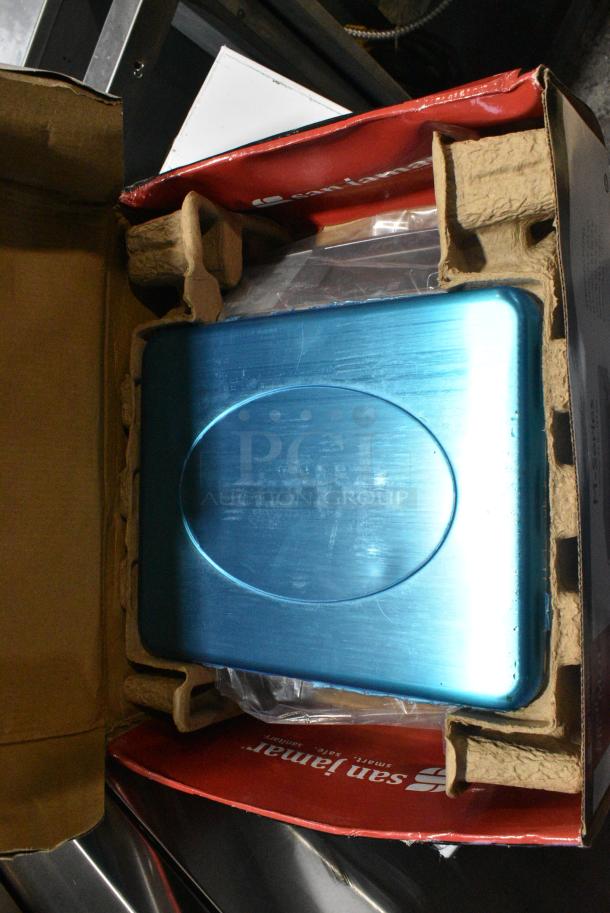 BRAND NEW SCRATCH AND DENT! San Jamar / Escali SCDGM66 66 lb. Multi-Function Digital Portion Control Kitchen Scale - Image 3 of 4