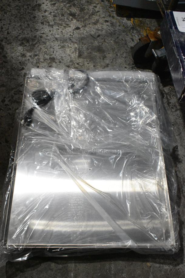 BRAND NEW SCRATCH AND DENT! 2024 ServIt 423HSW2024 24" Stainless Steel Heated Shelf Warmer. 120 Volts, 1 Phase. - Image 1 of 3
