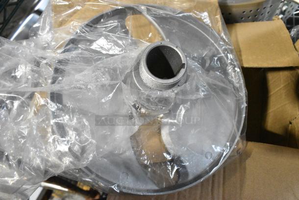 BRAND NEW SCRATCH AND DENT! Assure 190M22HSKNIF Slicer Knife Assembly for #22 Slicer and Shredder Attachments - Image 1 of 4