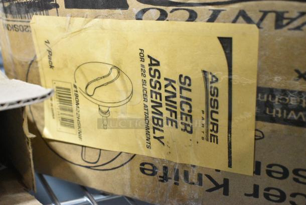 BRAND NEW SCRATCH AND DENT! Assure 190M22HSKNIF Slicer Knife Assembly for #22 Slicer and Shredder Attachments - Image 4 of 4