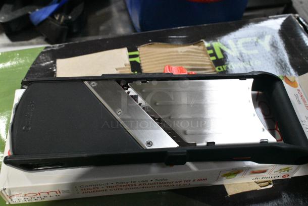 BRAND NEW SCRATCH AND DENT! 9042018 de Buyer 2018 La Mandoline Komi Adjustable Mandoline with 2 Julienne Blades - Image 3 of 6