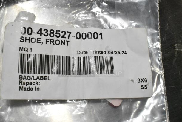 2 BRAND NEW SCRATCH AND DENT! Items Including HP5919600438 Hobart 00-438527-00001 Shoe, Front and 683172000D Robertshaw 1720-00D Natural Gas / Liquid Propane Safety Valve; 7/16" Gas In / Out; 1/4" Pilot In / Out. 2 Times Your Bid! - Image 5 of 11