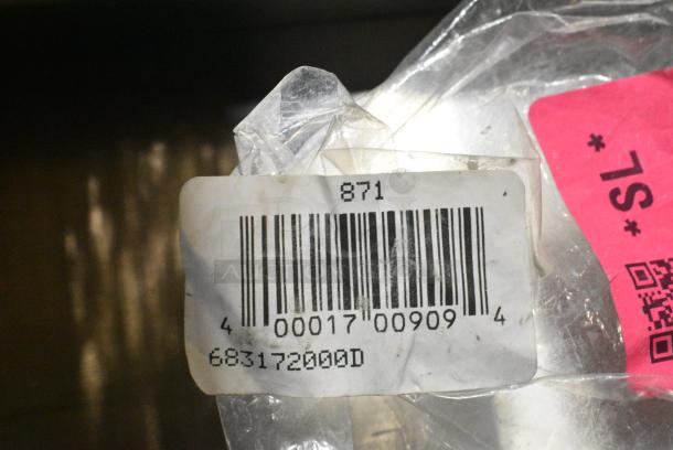 2 BRAND NEW SCRATCH AND DENT! Items Including HP5919600438 Hobart 00-438527-00001 Shoe, Front and 683172000D Robertshaw 1720-00D Natural Gas / Liquid Propane Safety Valve; 7/16" Gas In / Out; 1/4" Pilot In / Out. 2 Times Your Bid! - Image 7 of 11