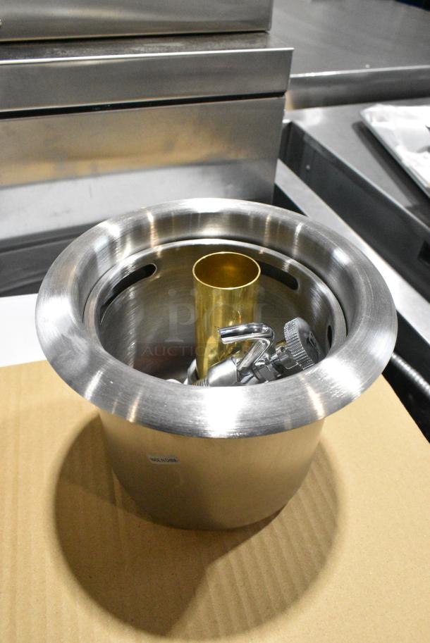 2 BRAND NEW SCRATCH AND DENT! Items Including 510B228201 T&S B-2282-01 7" Dipper Well Bowl and Faucet Set and Pusher. 2 Times Your Bid! - Image 5 of 11