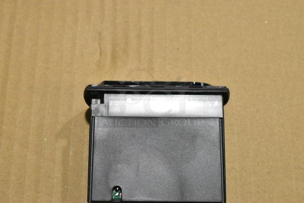 2 BRAND NEW SCRATCH AND DENT! Items Including PZTIS1E1G5 Avantco Controller for ADC-GEL Series and Catch-all C-032-S Refrigerant Filter Drier. 2 Times Your Bid! - Image 3 of 9