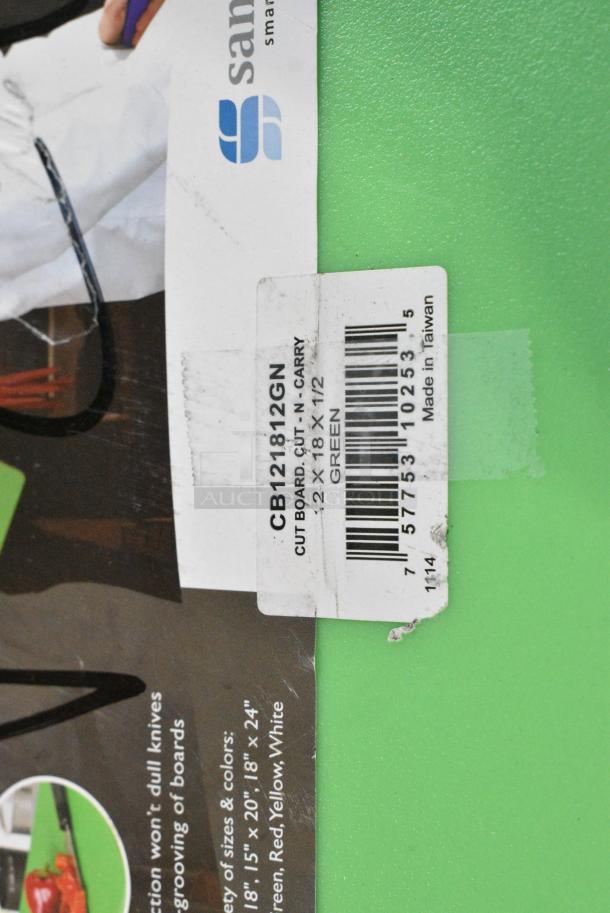 4 BRAND NEW SCRATCH AND DENT! Items Including CB121812GN San Jamar CB121812GN Cut-N-Carry® 18" x 12" x 1/2" Green Cutting Board with Hook and 3 825RSK9 Valor 9" Pre-Seasoned Cast Iron Skillet. 4 Times Your Bid! - Image 3 of 6