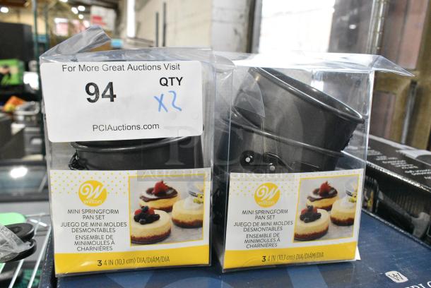 2 BRAND NEW SCRATCH AND DENT! Wilton 191002561 4" x 1 7/8" Non-Stick Steel Mini Springform Cake Pan - 3/Set. 2 Times Your Bid! - Image 1 of 5