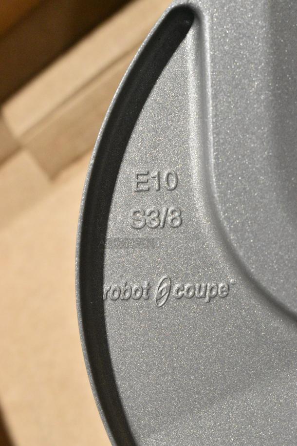 2 BRAND NEW SCRATCH AND DENT! Items Including Robot Coupe 101853 3/8" Dicing Grid and Robot Coupe 29334W 3/8" Slicing Disc. 2 Times Your Bid! - Image 6 of 7