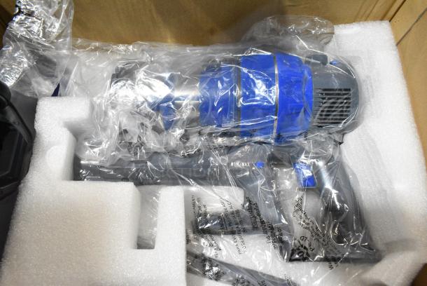 BRAND NEW SCRATCH AND DENT! Lavex Janitorial Pro Series Vacuum Cleaner - Image 3 of 5