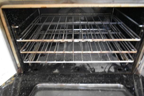 Stainless Steel Gas Powered 4 Burner Range w/ Convection Oven. - Image 4 of 5