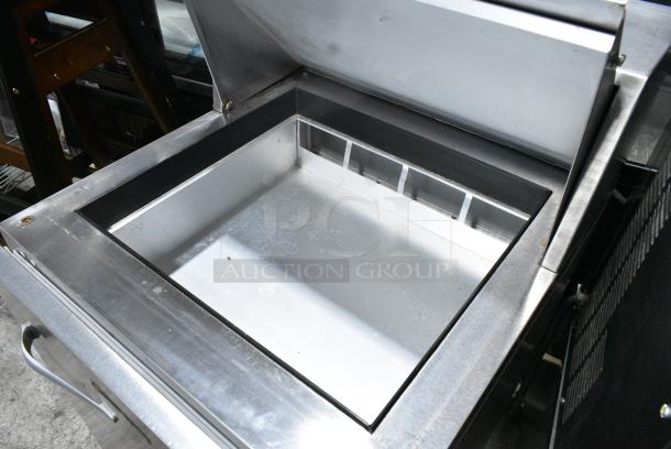 2017 Traulsen UPT279-R Stainless Steel Commercial Sandwich Salad Prep Table Bain Marie Mega Top. 115 Volts, 1 Phase. Tested and Working! - Image 4 of 6