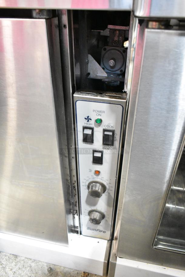 Garland SunFire Stainless Steel Commercial Natural Gas Powered Full Size Convection Oven w/ Solid Door, View Through Door, Thermostatic Controls and Metal Oven Racks. - Image 3 of 5