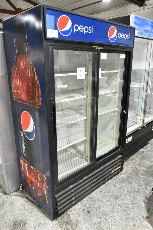 True GDM-45 Metal Commercial 2 Door Reach In Cooler Merchandiser w/ Poly Coated Racks. 115 Volts, 1 Phase. Tested and Working! - Image 2 of 6