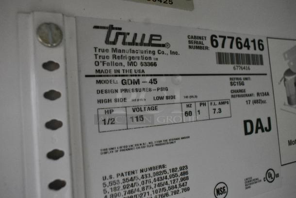 True GDM-45 Metal Commercial 2 Door Reach In Cooler Merchandiser w/ Poly Coated Racks. 115 Volts, 1 Phase. Tested and Working! - Image 6 of 6