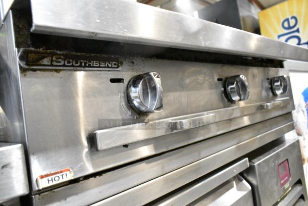 Southbend Stainless Steel Commercial Natural Gas Powered Charbroiler Grill w/ Back Splash on 2018 Desmon 2 Drawer Chef Base. Tested and Powers On But Does Not Get Cold - Image 5 of 6