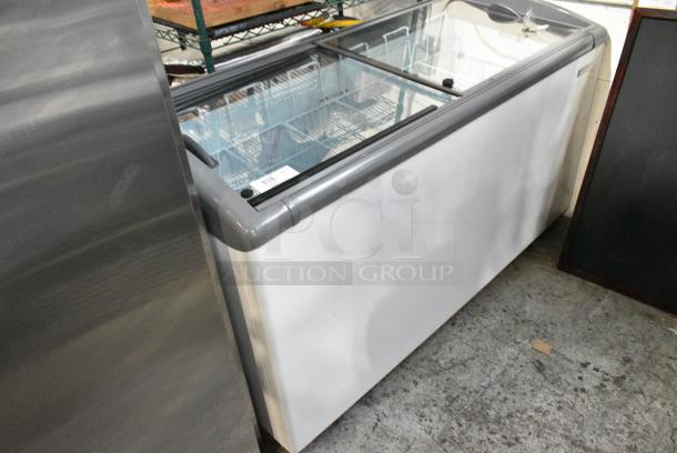 BRAND NEW SCRATCH AND DENT! Beverage Air NC-60HC-1-W Metal Chest Freezer Merchandiser w/ Poly Coated Baskets. 120 Volts, 1 Phase. Tested and Working! - Image 2 of 5