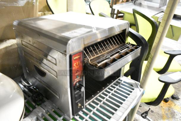 Waring CTS1000 Stainless Steel Commercial Countertop Conveyor Oven. 120 Volts, 1 Phase. Tested and Powers On But Parts Do Not Move - Image 2 of 4