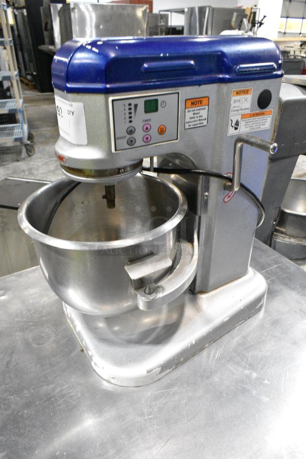 Vollrath MIX1007 Metal Countertop Planetary Dough Mixer w/ Stainless Steel Mixing Bowl. 110-120 Volts, 1 Phase. Tested and Working! - Image 1 of 3