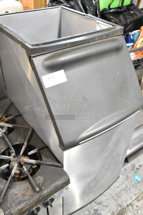 Manitowoc B420D Stainless Steel Commercial Ice Bin. - Image 2 of 5