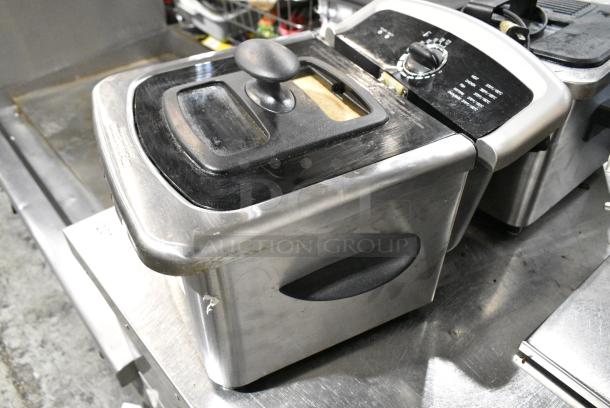 Farberware Metal Countertop Electric Fryer w/ Lid. - Image 3 of 4