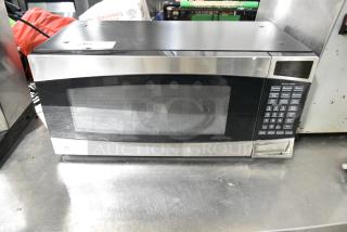 General Electric GE PEM31SM4SS Stainless Steel Microwave Oven w/ Plate. 120 Volts, 1 Phase. - Item #1156024