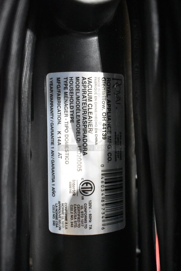 6 Various Vacuum Cleaners Including Bissell. 6 Times Your Bid! Tested and Working! - Image 6 of 9