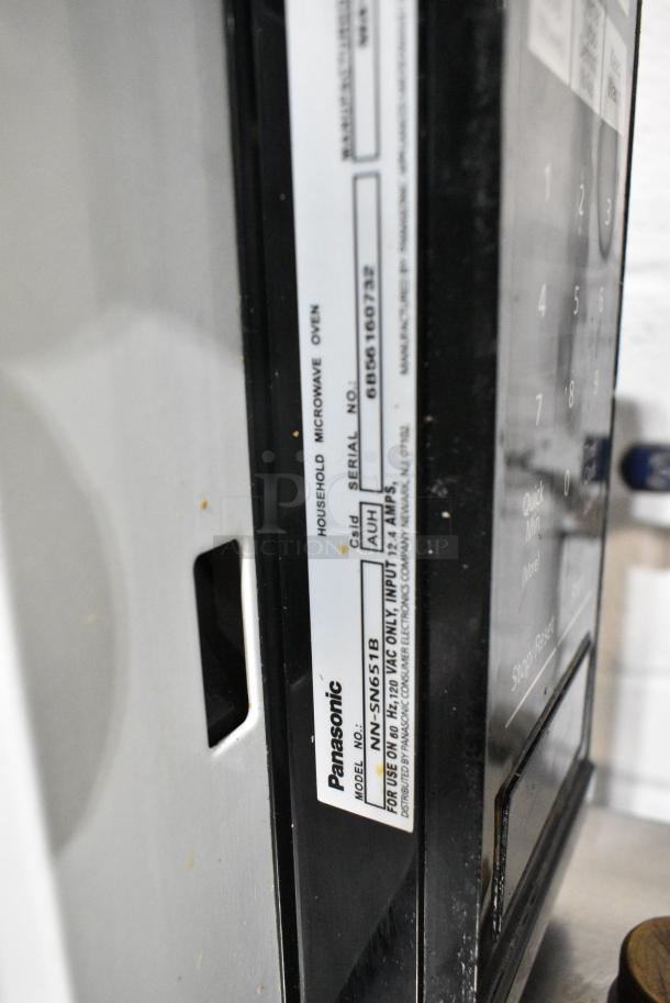 Panasonic NN-SN651B Countertop Microwave Oven w/ Plate. 120 Volts, 1 Phase. - Image 4 of 5